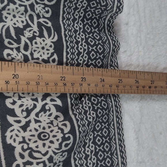 Roxy‎ Black and White Patterned Top - Picture 4 of 4